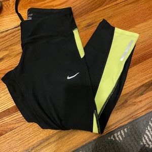 NWOT!! Cropped leggings!!